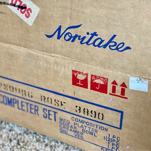 Noritake - Hapsburg Rose Set - Picture 7 of 11